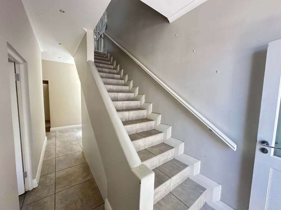 To Let 3 Bedroom Property for Rent in Green Point Western Cape